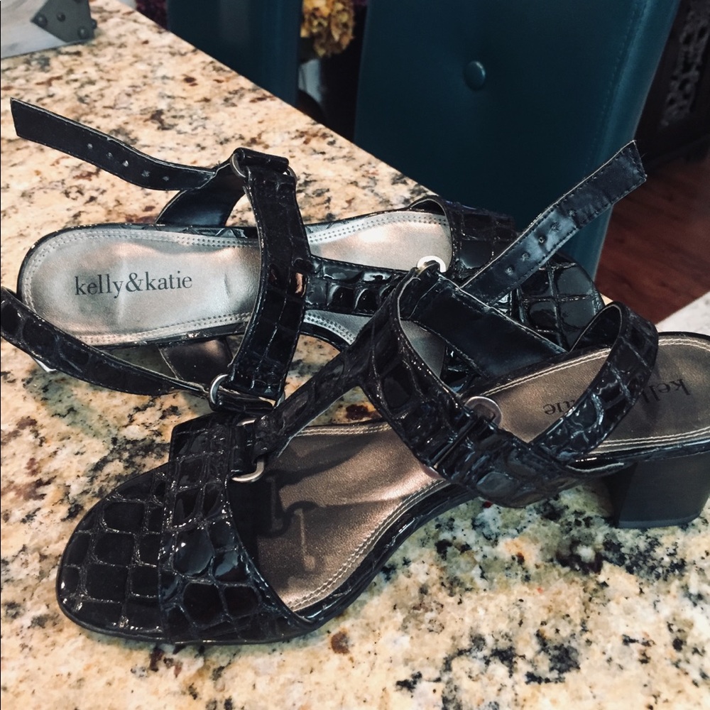 Black, reptile patent leather, block heel